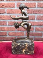 leuk en speels bronzen beeld, HAASJE OVER, Ophalen of Verzenden