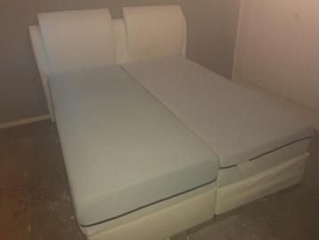 Wit lederen bed met hoofdbord,pockets en matrassen 