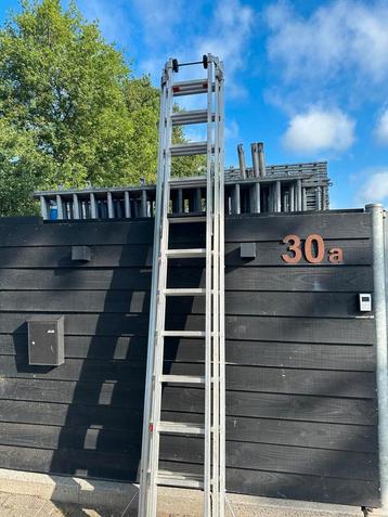 3 delige ladders meerdere aanwezig 3x12 sporten beschikbaar voor biedingen