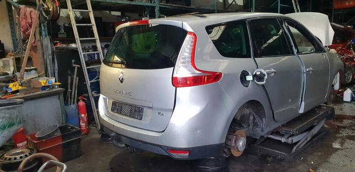 RENAULT MÉGANE SCENIC ACHTERBUMPER +SENSOREN BJ 2007 TOT 201, Auto-onderdelen, Carrosserie en Plaatwerk, Bumper, Achter, Gebruikt