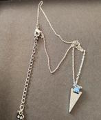 SWAROVSKI Kristallen Ketting Driehoek Motief Zilver/blauw, Verzenden, Nieuw, Blauw, Zilver