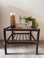 Rotan bijzettafeltje jaren 70 met glazen blad, Huis en Inrichting, Tafels | Sidetables, O, 50 tot 100 cm, O, O