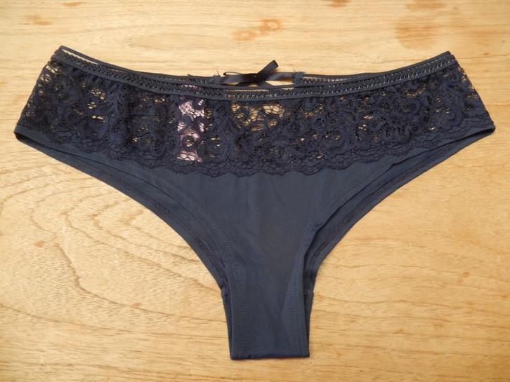Hunkemöller dames slip - string maat M, Marine blauw, Kleding | Dames, Ondergoed en Lingerie, String, Blauw, Ophalen of Verzenden