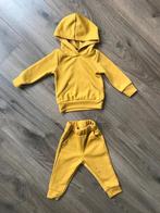 Kledingsetje joggingpak Chicaprie maat 68, Jongetje of Meisje, Ophalen of Verzenden, Zo goed als nieuw, Pakje