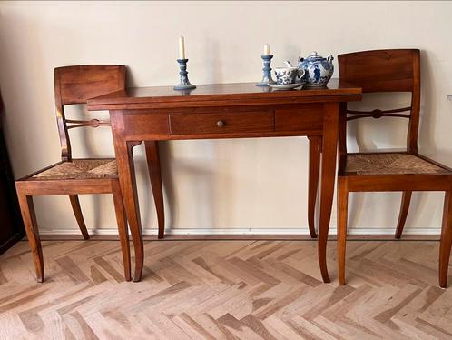 Side-table van Italiasns noten, Huis en Inrichting, Tafels | Sidetables, Zo goed als nieuw, 25 tot 50 cm, 100 tot 150 cm, Rechthoekig