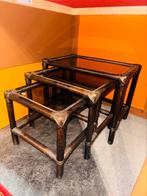 Vintage nesting zet bijzettafels rotan manou met rookglas, Ophalen