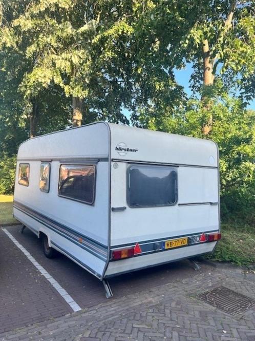Burstner Club caravan, Caravans en Kamperen, Caravans, Particulier, tot en met 5, 750 - 1000 kg, Rondzit, Bürstner, Dwarsbed, Lengtebed