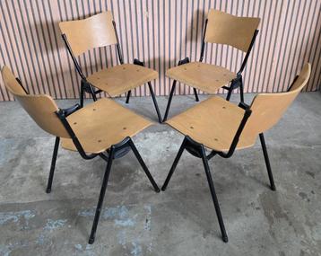 15 x Vepa Kiri design stoelen Vintage schoolstoelen hout beschikbaar voor biedingen