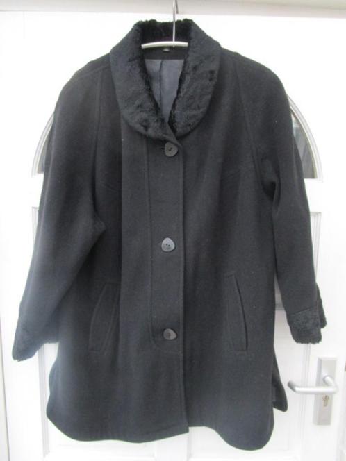 Warme superruime zwarte winterjas met 'bontkraag' 3XL, Kleding | Dames, Jassen | Winter, Zo goed als nieuw, Maat 46/48 (XL) of groter