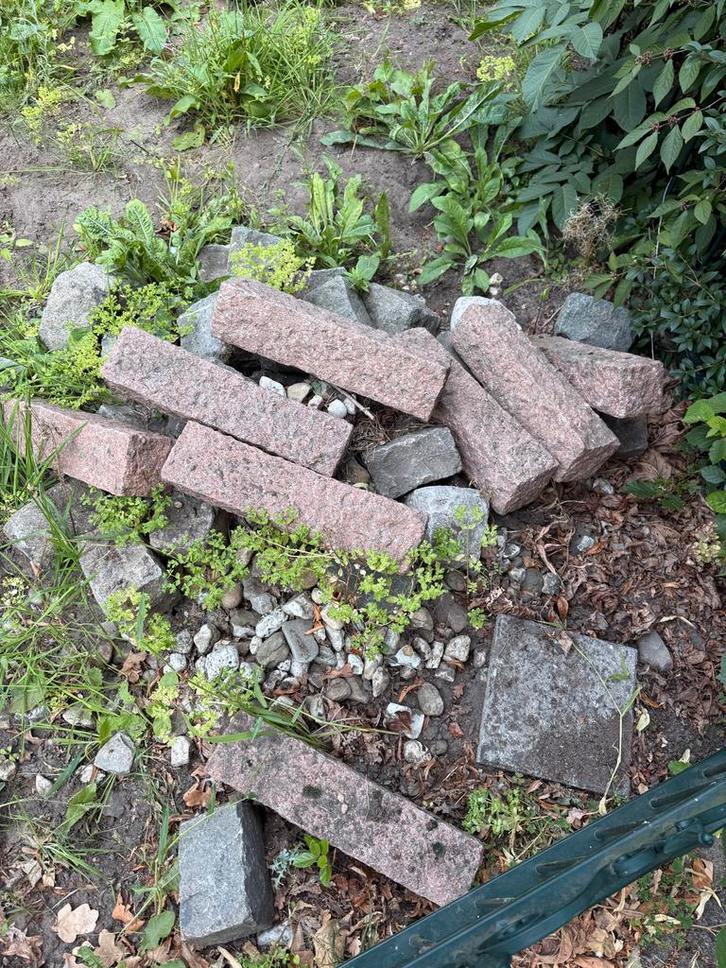 GRATIS AF TE HALEN: Graniet/Natuursteen Tuinblokken, Tuin en Terras, Tegels en Klinkers, Gebruikt, Overige typen, Natuursteen