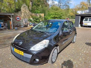 Renault Clio 1.2 TCE 3-DRS 2010 Zwart