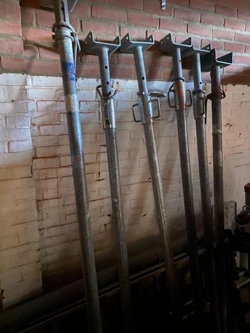 6 bouwstempels 180/205cm beschikbaar voor biedingen