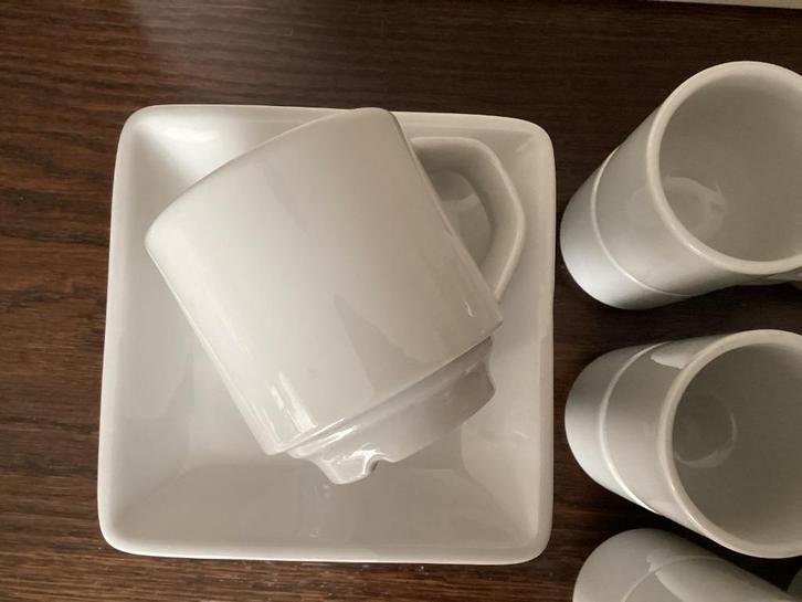 Royal Mosa Holland koffie-kop en  schotel wit stapelbaar, Huis en Inrichting, Keuken | Servies, Zo goed als nieuw, Kop(pen) en/of Schotel(s)