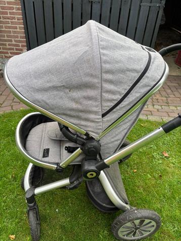 Qute Q-Moon Kinderwagen met Reiswieg beschikbaar voor biedingen