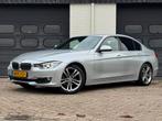 BMW 3-Serie 320i ACC XENON LEER GROOT SCHERM ORIG NL STOELVE, Auto's, Achterwielaandrijving, 74 €/maand, 4 cilinders, Handgeschakeld