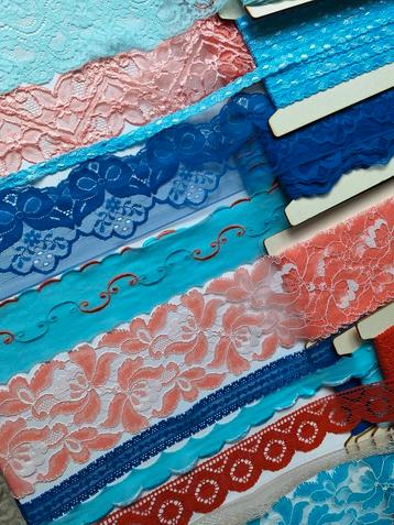 Partij zomerse kleurtjes breed en smal kant, 13x beschikbaar voor biedingen