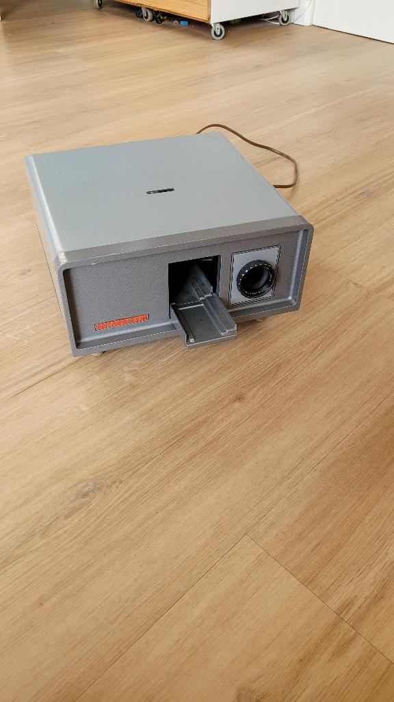 Kindermann diaprojector automatic 500, Audio, Tv en Foto, Diaprojectors, Gebruikt, Ophalen of Verzenden