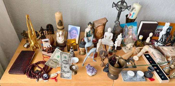 Altaar opruiming, uit yogastudio, Verzamelen, Complete verzamelingen en Collecties, Ophalen of Verzenden