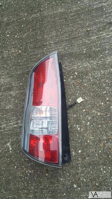 Achterlicht links Daihatsu Sirion 2 2005 - 2010 bestuurder beschikbaar voor biedingen