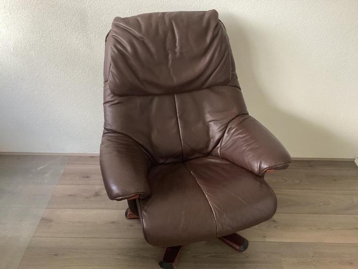 Leren stoel, Huis en Inrichting, Fauteuils, Gebruikt, Hout, Leer, 50 tot 75 cm, 75 tot 100 cm, Ophalen