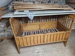 brocante kinderbedje en antieke kinderstoel, Ophalen, Gebruikt