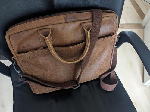 DSTRCT Wall Street laptoptas 14" cognac, doorleefd leer, Computers en Software, Laptoptassen, Gebruikt, 14 inch, Ophalen of Verzenden