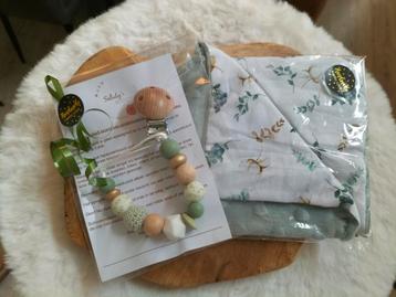 Nieuw (kraam)Cadeauset Speenkoord & tutteldoek beschikbaar voor biedingen