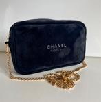 Black velvet Chanel Parfums cross body bag, Sieraden, Tassen en Uiterlijk, Toilettassen, Ophalen of Verzenden, Zo goed als nieuw