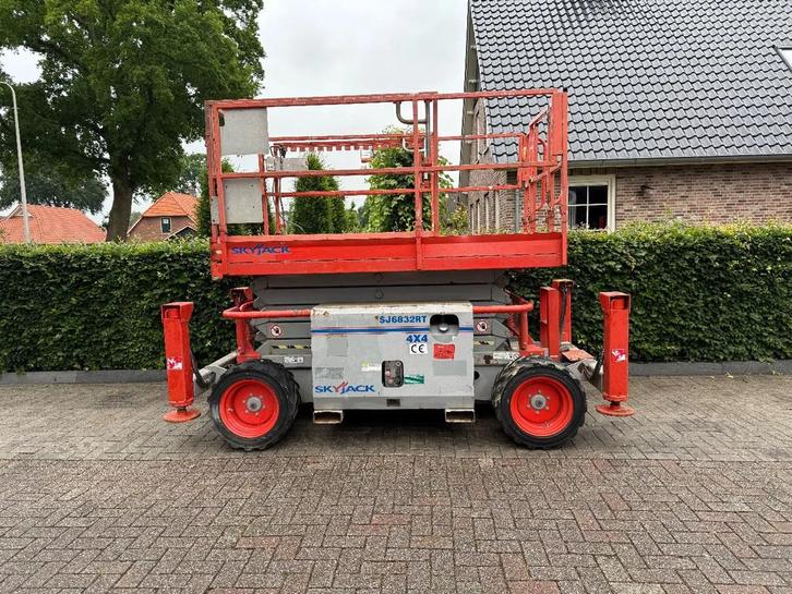 Skyjack sj 6832 rt (bj 2010), Zakelijke goederen, Machines en Bouw | Liften, Steigers en Ladders