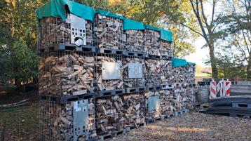 Droog gekloofd brandhout, Kachelhout - Mix van loofhout beschikbaar voor biedingen