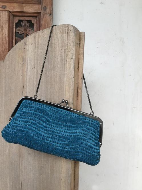 Nieuw PETROL feesttasje met kraaltjes en blauw leren clutch, Sieraden, Tassen en Uiterlijk, Tassen | Damestassen, Zo goed als nieuw
