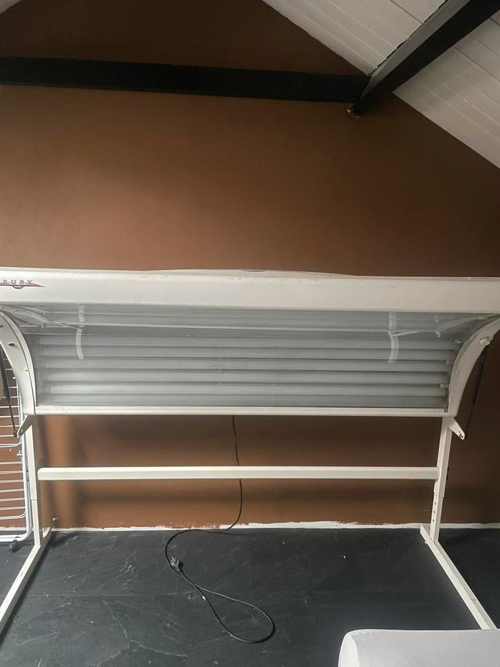 Zonnehemel, Witgoed en Apparatuur, Zonnebanken en Gezichtsbruiners, Zo goed als nieuw, Zonnebank enkelzijdig, 10 tot 15 lampen