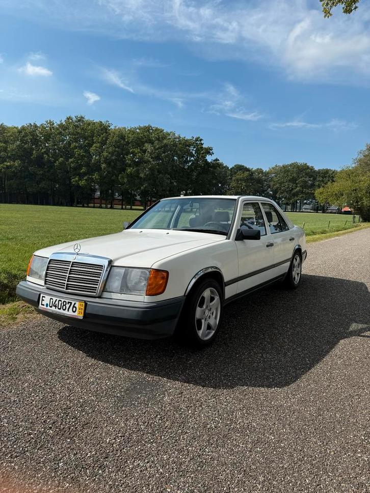 Mercedes-benz w124 200D belastingvrij diesel oldtimer, Auto's, Mercedes-Benz, Particulier, E-Klasse, Open dak, Trekhaak, Diesel