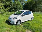 Toyota Aygo 1.0-12V Cool apk 11-04-2026, Voorwielaandrijving, Stof, Zwart, 4 stoelen