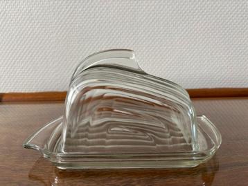 Art Deco kaasstolp van kleurloos glas.  beschikbaar voor biedingen