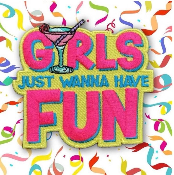 Girls just wanna have fun Embleem Carnaval Oeteldonk, Kleding | Heren, Carnavalskleding en Feestkleding, Nieuw, Accessoires, Carnaval