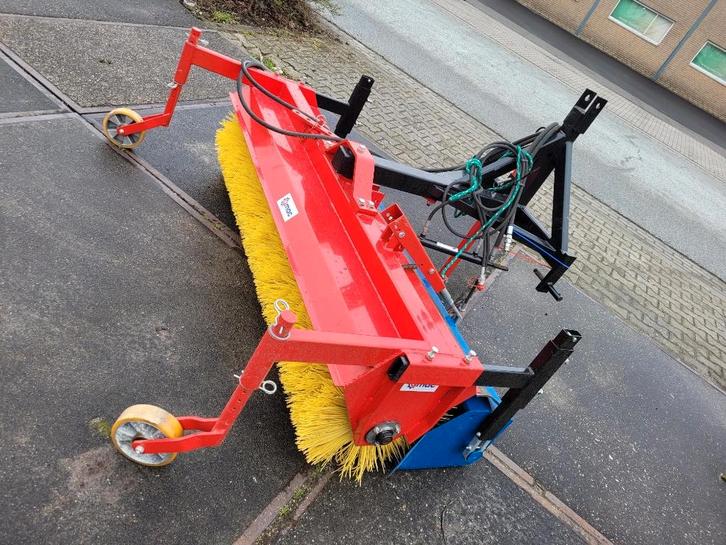 veegmachines hydraulisch 1.75 mtr, Tuin en Terras, Veegmachines, Zo goed als nieuw, Ophalen