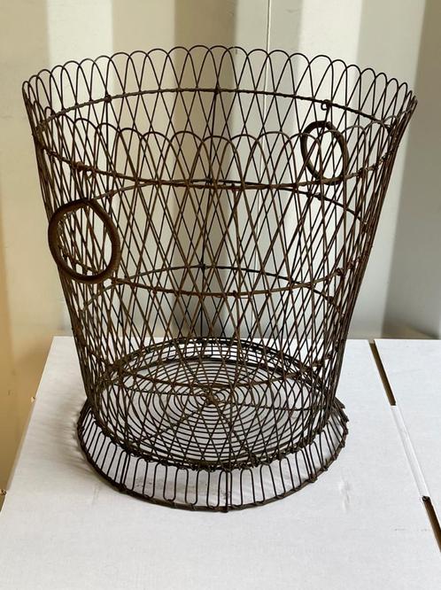 Antieke Franse ijzeren draadmand – rustiek en decoratief, Antiek en Kunst, Curiosa en Brocante, Ophalen of Verzenden