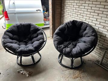 Relax. Riet. Zit. Lig. Lounge.  beschikbaar voor biedingen