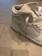 Jordan 1 mid wit, Kleding | Heren, Schoenen, Ophalen of Verzenden