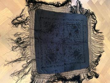 VINTAGE MANILLA FLAMENCO SJAAL ZIJDEN ZWART beschikbaar voor biedingen