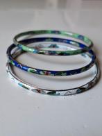 Drie cloisonne armbanden wit/groen/blauw, Ophalen of Verzenden, Gebruikt, Blauw