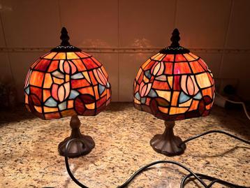 Tiffany lampjes twee stuks, 18cm diameter, sfeervol vintage beschikbaar voor biedingen
