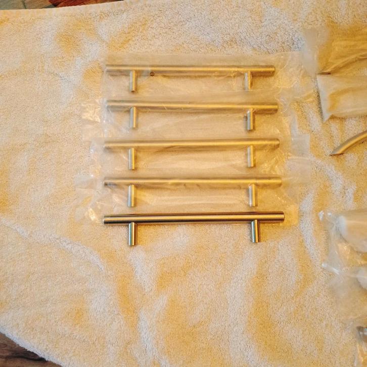 Hang- en sluitwerk set, Huis en Inrichting, Keuken | Keukenelementen, Nieuw, Minder dan 100 cm, Minder dan 50 cm, Minder dan 25 cm