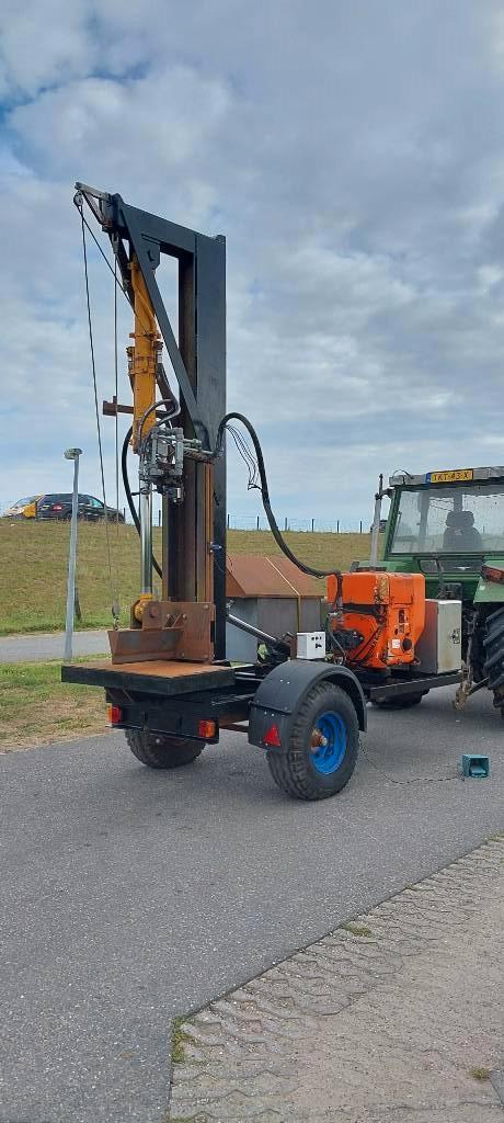 Unieke houtklover eigen motor en hydrauliek diesel, Zakelijke goederen, Machines en Bouw | Tuin, Park en Bosbouw, Overige typen