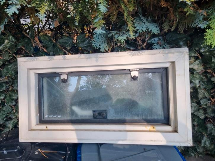 Kunststof Kozijn met Dubbelglas, Doe-het-zelf en Verbouw, Kozijnen en Schuifpuien, Gebruikt, Raamkozijn, Kunststof, Minder dan 75 cm