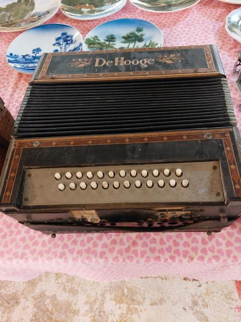 Trekharmonikas, Muziek en Instrumenten, Accordeons, Gebruikt, Knopaccordeon, Overige formaten, Overige merken, Met riemen, Ophalen