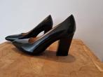 Unisa Zwarte Leren Pumps - Maat 36, Kleding | Dames, Schoenen, Pumps, Zwart, Ophalen of Verzenden, Zo goed als nieuw