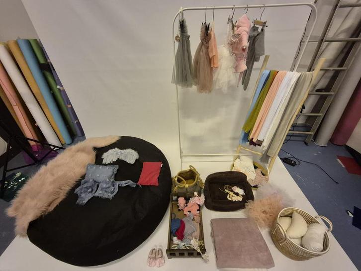 Volledige inboedel newborn fotografie - kleding, props etc, Audio, Tv en Foto, Fotografie | Fotostudio en Toebehoren, Zo goed als nieuw