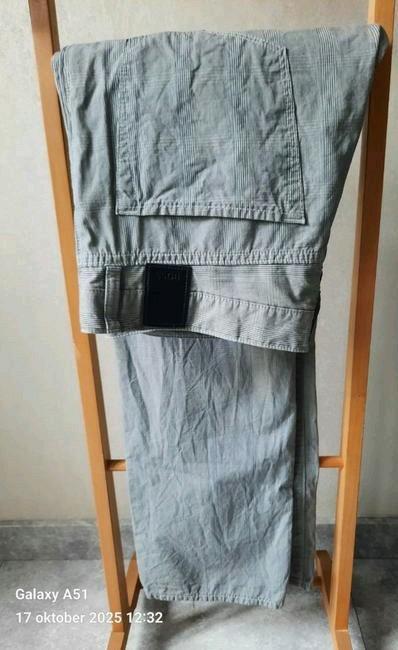 Hugo Boss broek maat W35 L34 100% katoen zo goed als nieuw, Kleding | Heren, Broeken en Pantalons, Zo goed als nieuw, Overige maten